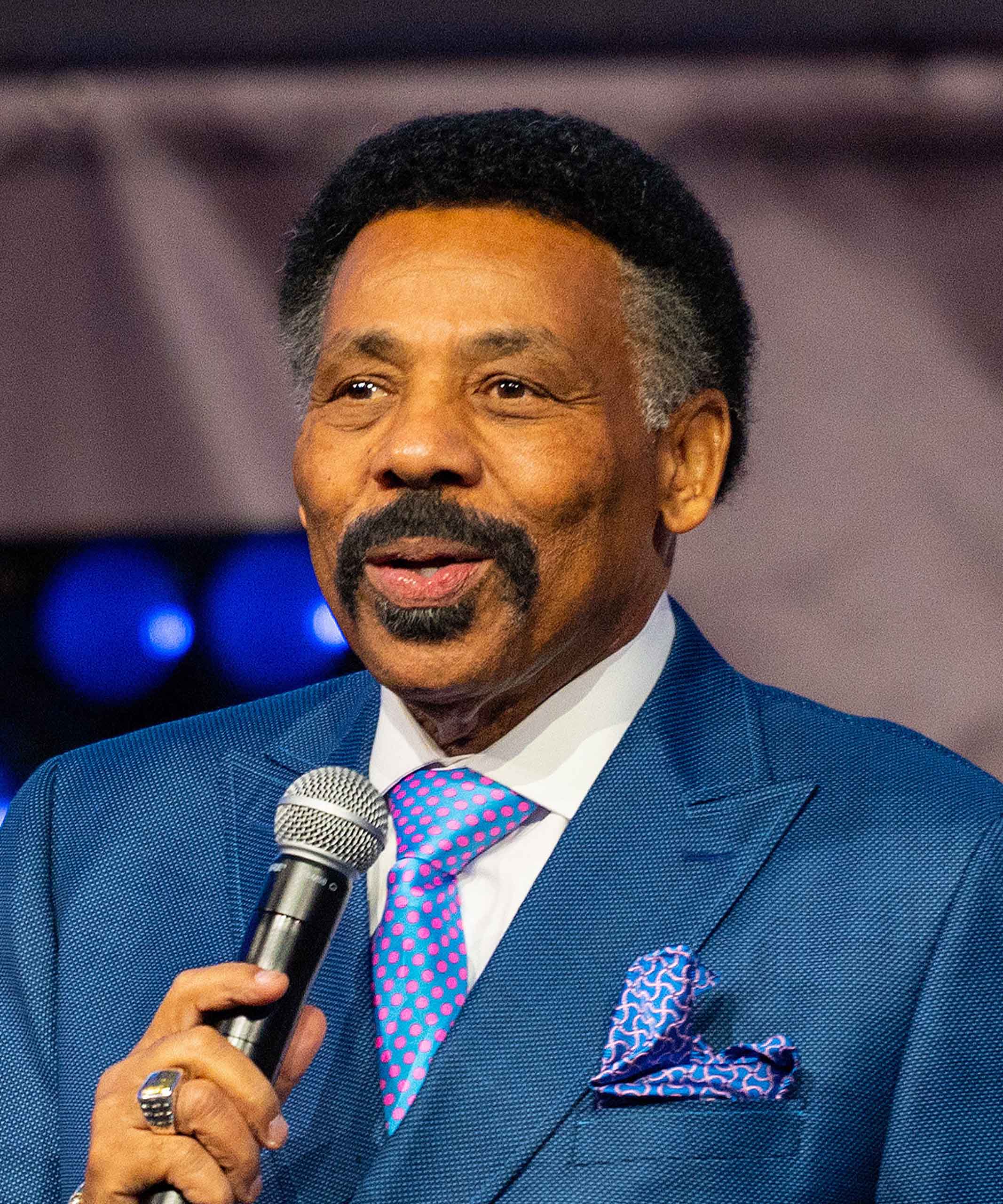 Dr. Tony Evans